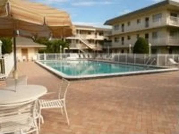 766 Central Ave APT 110, Naples, FL 34102