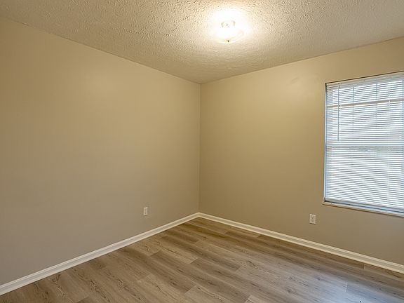 4th image of 421 N Woodland Dr #11332931