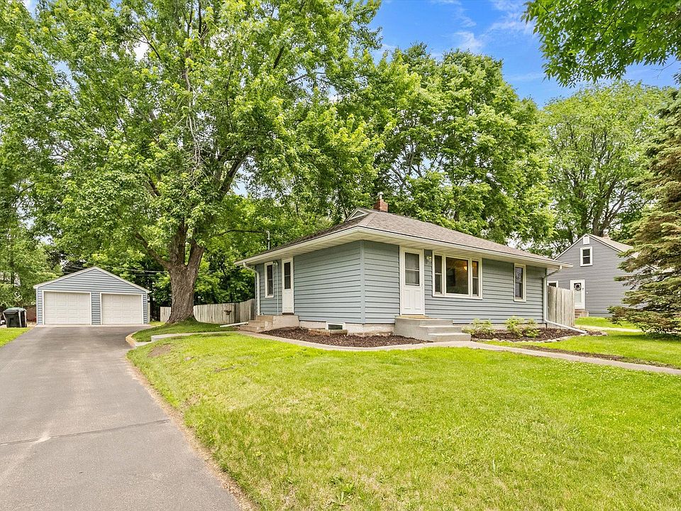 1st image of 2469 Woodale Dr