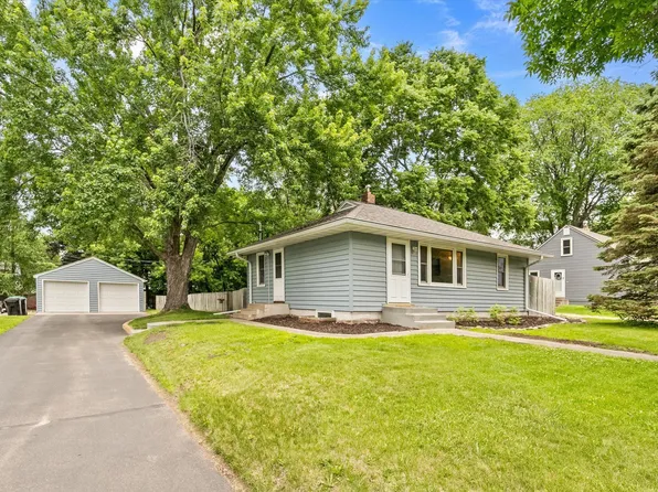 2469 Woodale Dr, Mounds View, MN 55112
