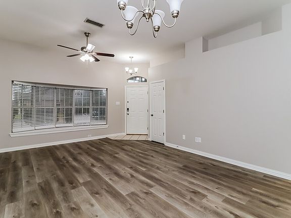 3rd image of 600 Meadowbrook Dr