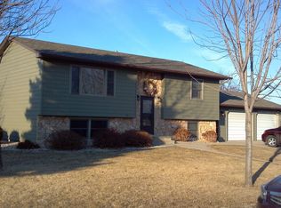3021 Meadow Dr, Redfield, SD 57469