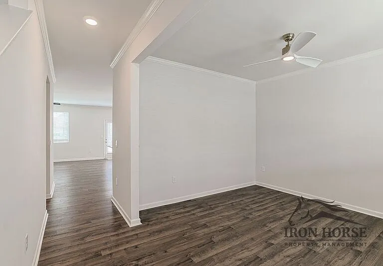 835 Baker View Ln — Photo 5