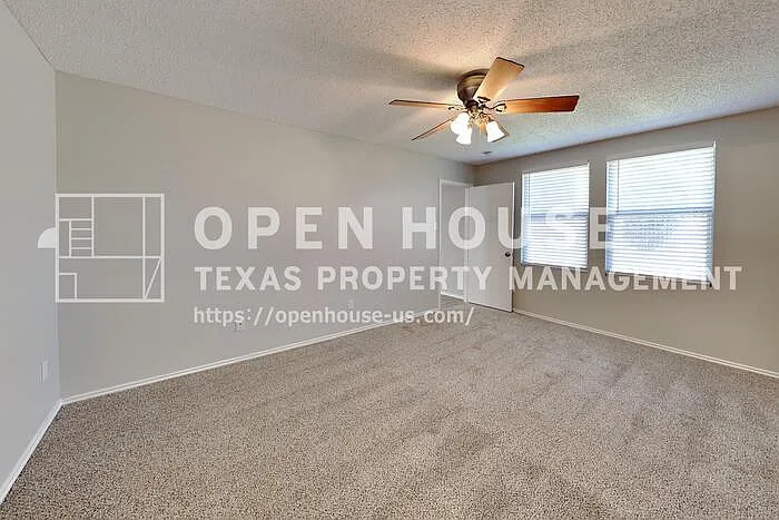 1305 Highcrest Dr — Photo 10