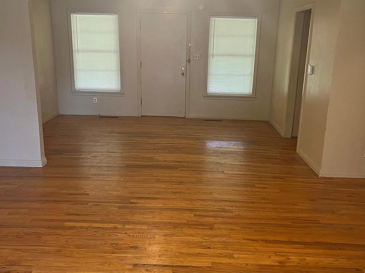 3 bed, 1650 sqft, $2,100 — Photo 2