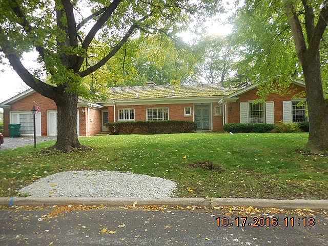1st image of 700 N Lois Pl