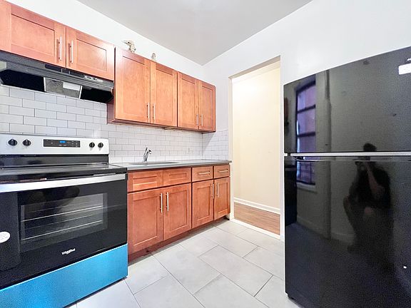 5th image of 270 W 153rd St APT 15