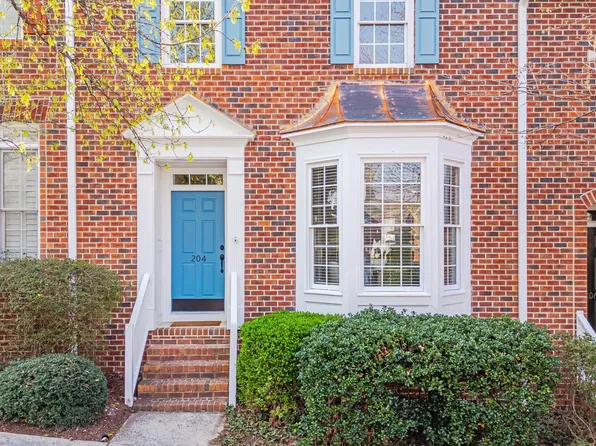 204 Greenview Dr, Chapel Hill, NC 27516