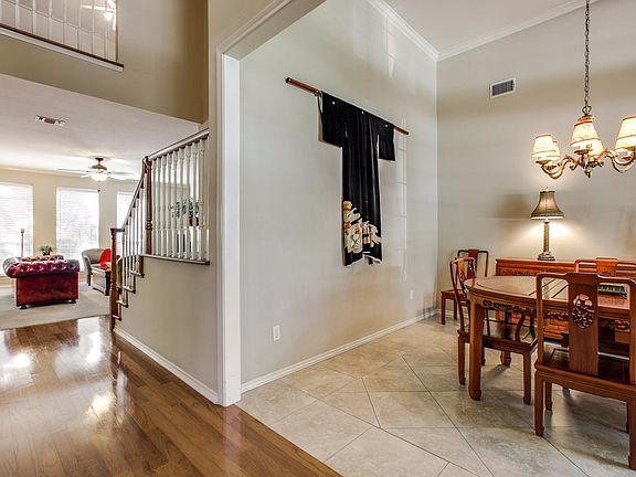 4th image of 804 Tall Pine Ct