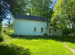6 Lebanon Rd, North Franklin, CT 06254