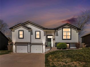 809 Old Stage Rd, Pleasant Hill, MO 64080