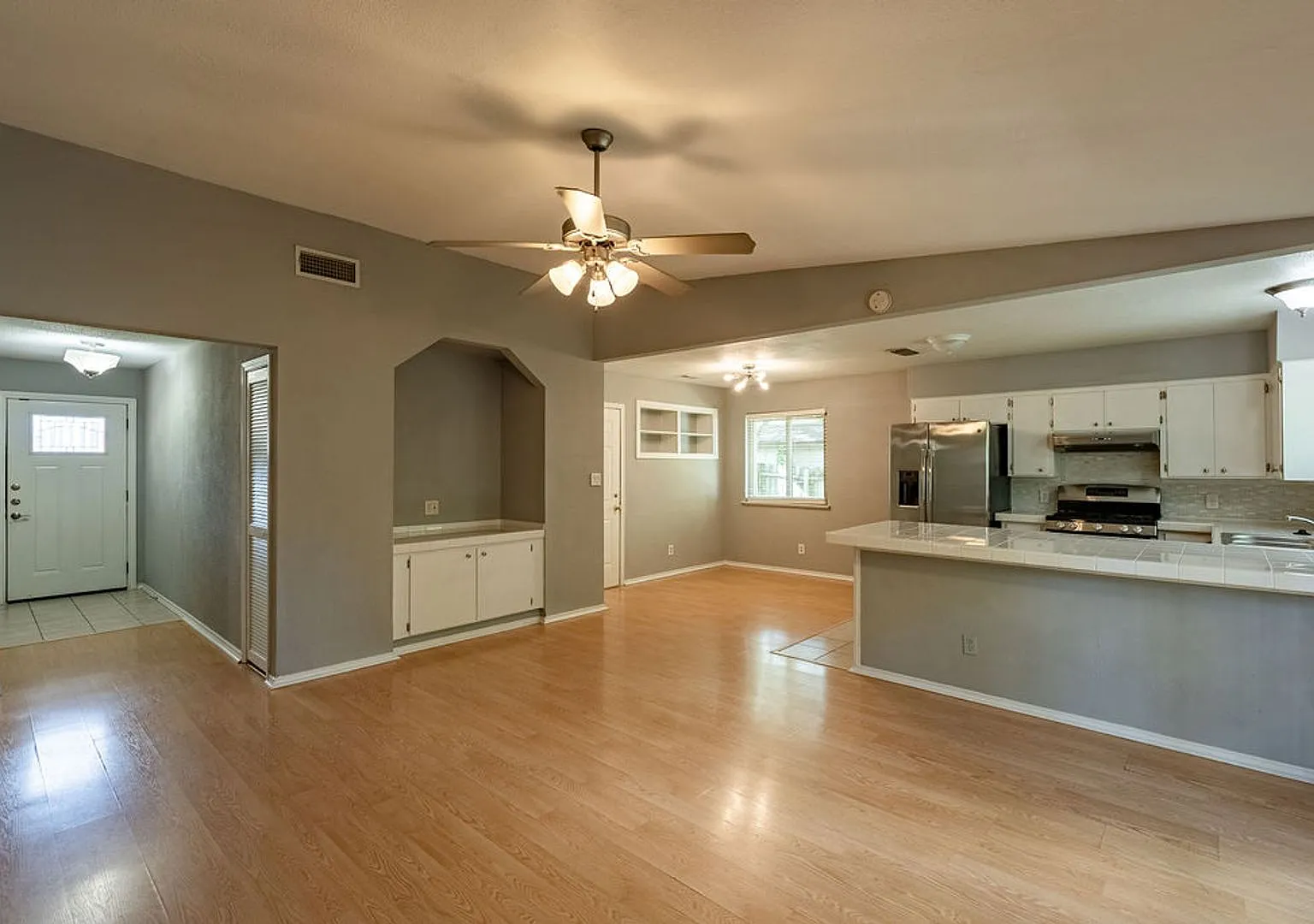 4 Bedroom, 2 Bathroom Home on Cul-de-sac in North Austin! — Photo 3