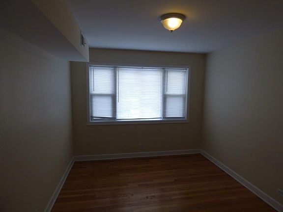 5th image of 2636 W Foster Ave APT 202