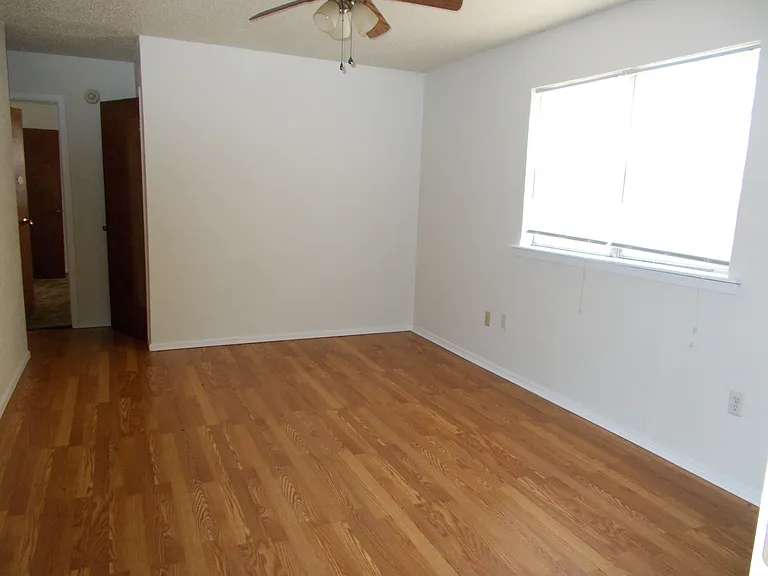Cross Timbers Apartments — Photo 8