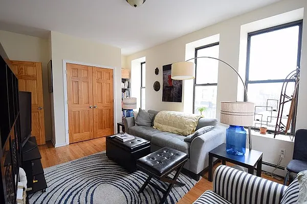 Rented by Rolling Stone Realty LLC | media 44