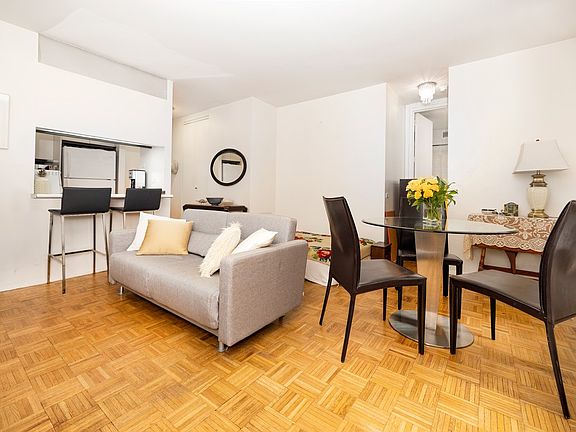 3rd image of 250 W 89th St APT 5A