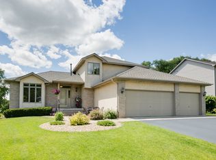 7029 Union Terrace Ln N, Maple Grove, MN 55369