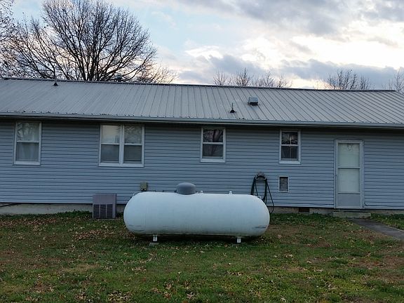 3rd image of 409 E Lamine St