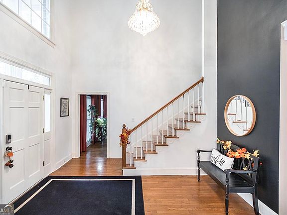 3rd image of 103 Howard Oaks Dr