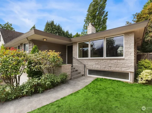 3209 27th Avenue W, Seattle, WA 98199