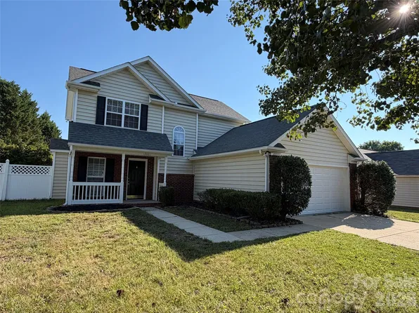 12601 Cumberland Crest Dr, Huntersville, NC 28078