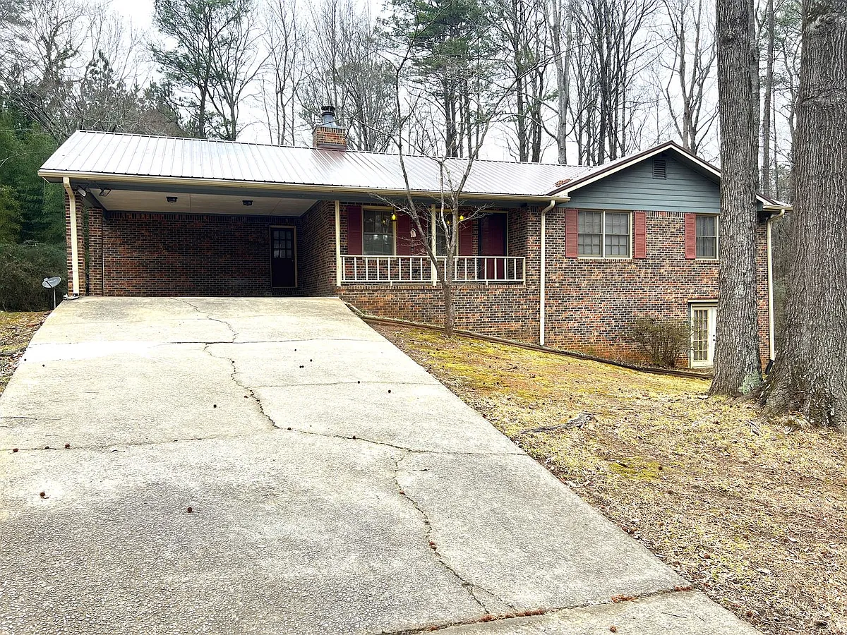 Building Photo - 40 Wagon Wheel Dr
