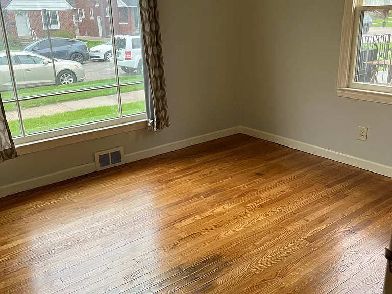 1137 Hovey St SW — Photo 6