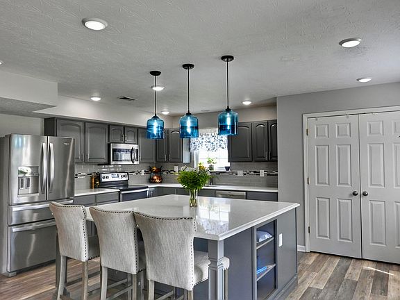 3rd image of 2724 Trailwood Ln
