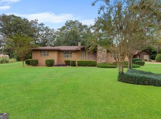 405 N Main St, Statesboro, GA 30458