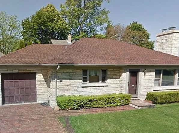 52 Maple Ave, Highwood, IL 60040