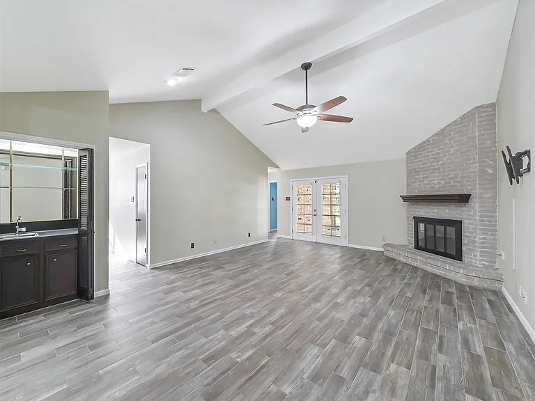2304 Colleen Dr — Photo 5