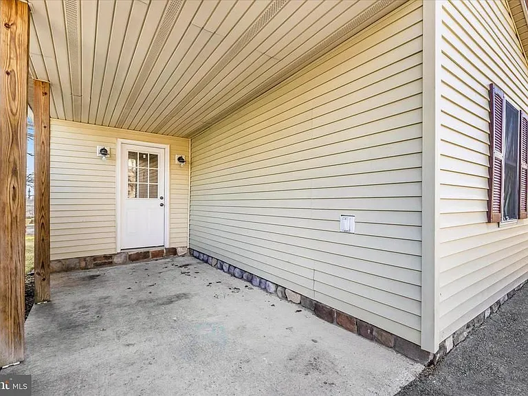 241 N Franklin St — Photo 10