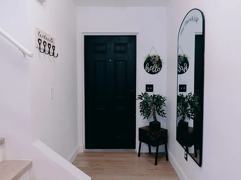 721 Caribbean Dr — Photo 5