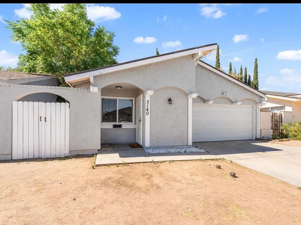 3140 E Avenue Q15