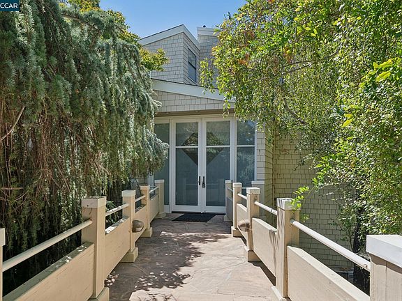 5th image of 660 La Casa Via