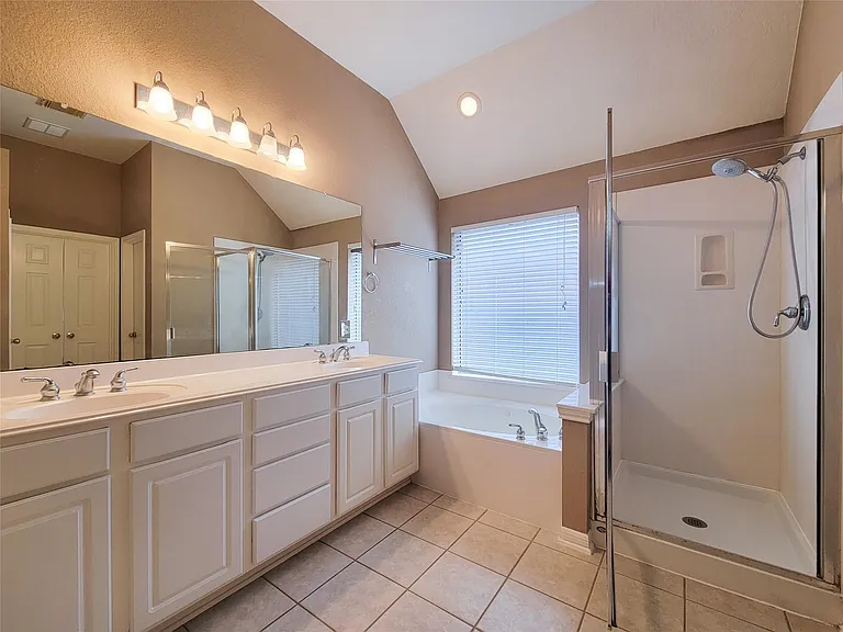 2622 Katie Harbor Dr — Photo 30