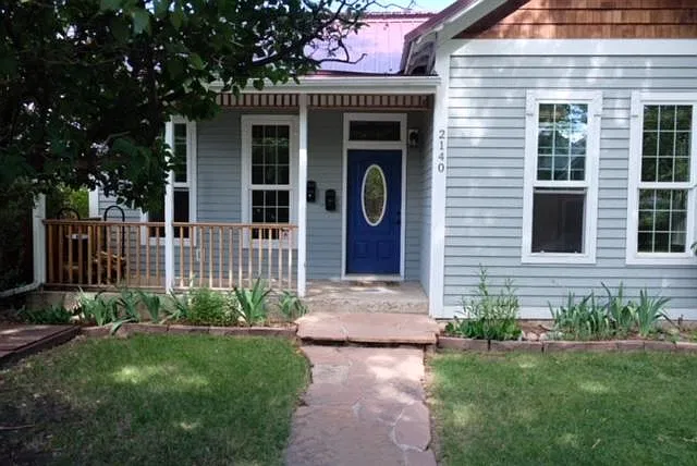 3 bed, 1200 sqft, $2,350 — Photo 1