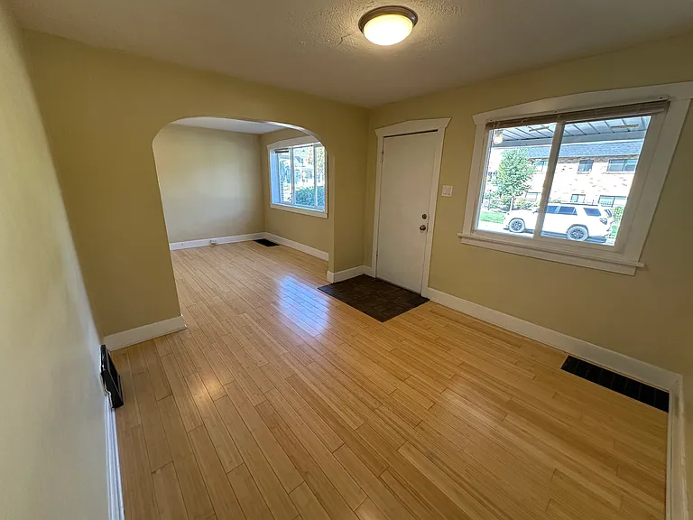 604 S Park St — Photo 2
