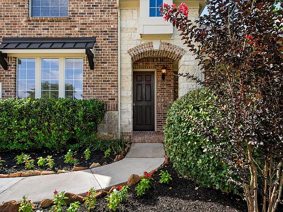 3rd image of 323 Arbor Ridge Ln