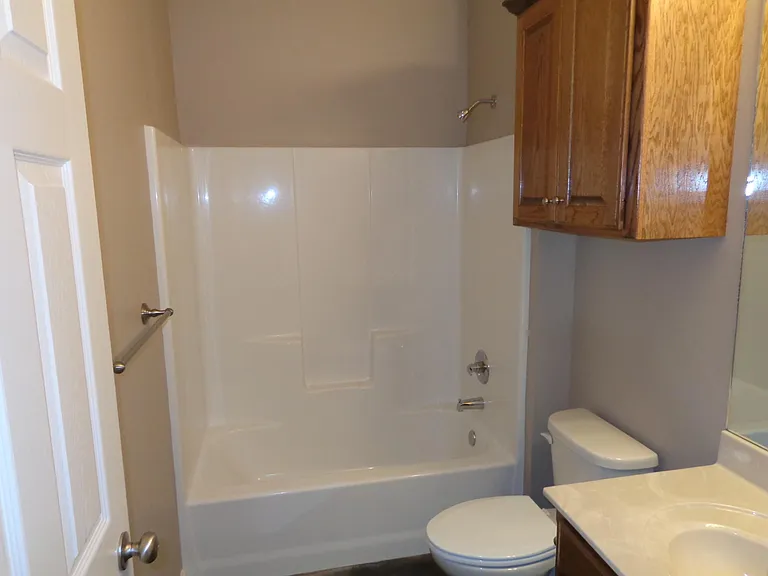 212 Central Ave — Photo 7