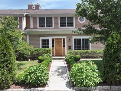 1 Northfield St #A, Greenwich, CT, 06830