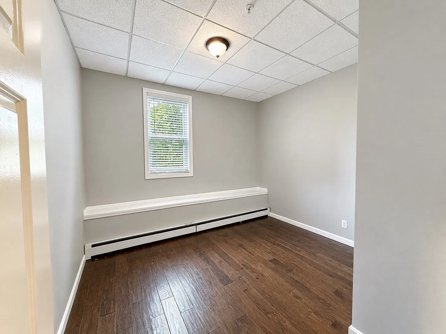2 bed, 1.0 bath, 1200 sqft, $1,999 — Photo 4