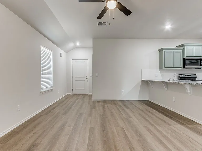 1541 Pavy Pkwy — Photo 23