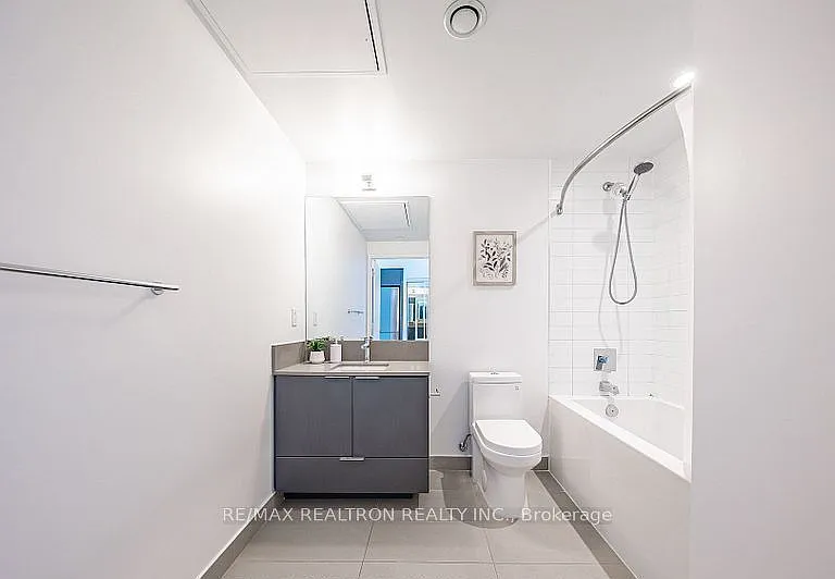 181 Dundas St E #702 — Photo 5