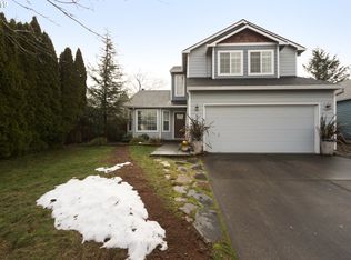 878 SW 12th St, Troutdale, OR 97060