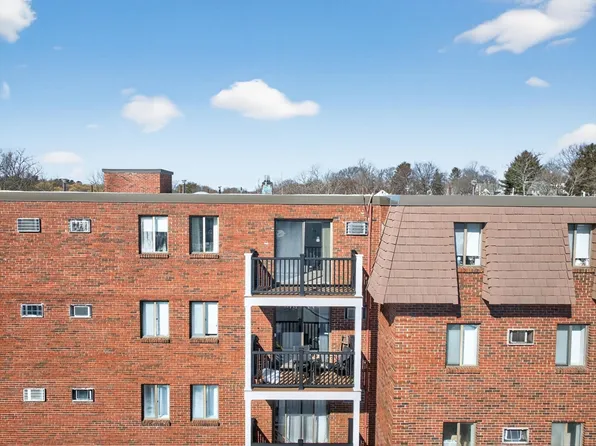 5 Washington St APT D4, Reading, MA 01867