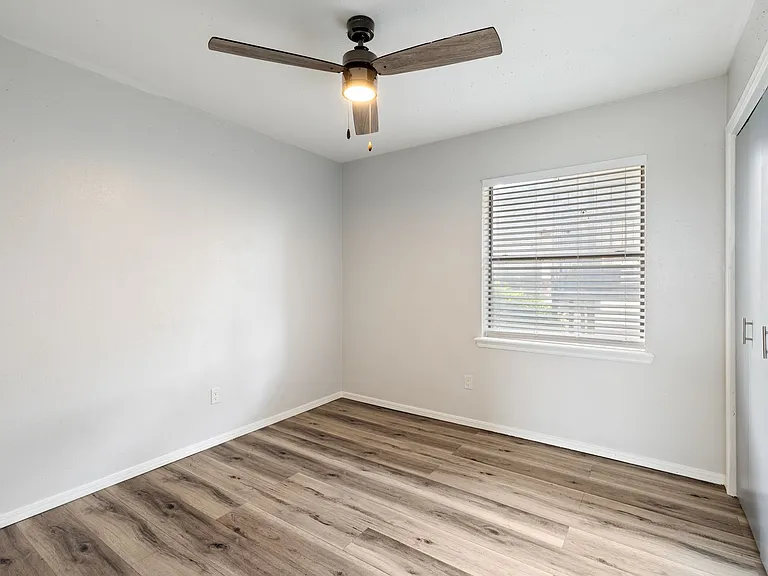 4009 NW Ozmun Ave #C2 — Photo 18
