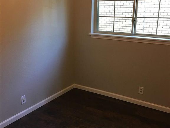 4th image of 5119 Parklane Dr