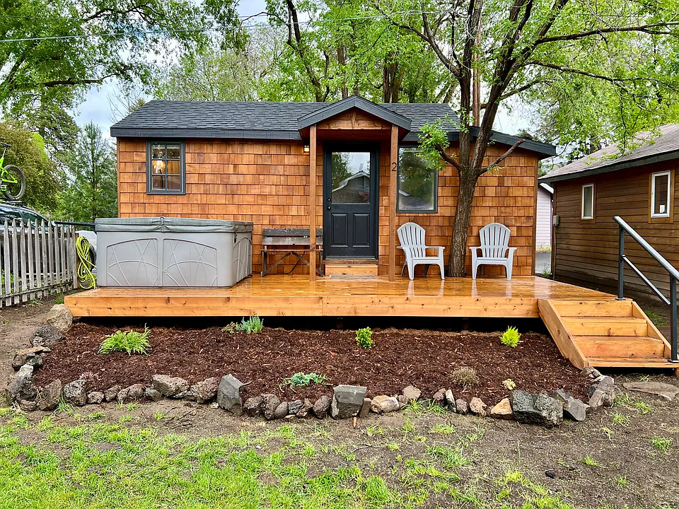 38 Shasta Pl #2