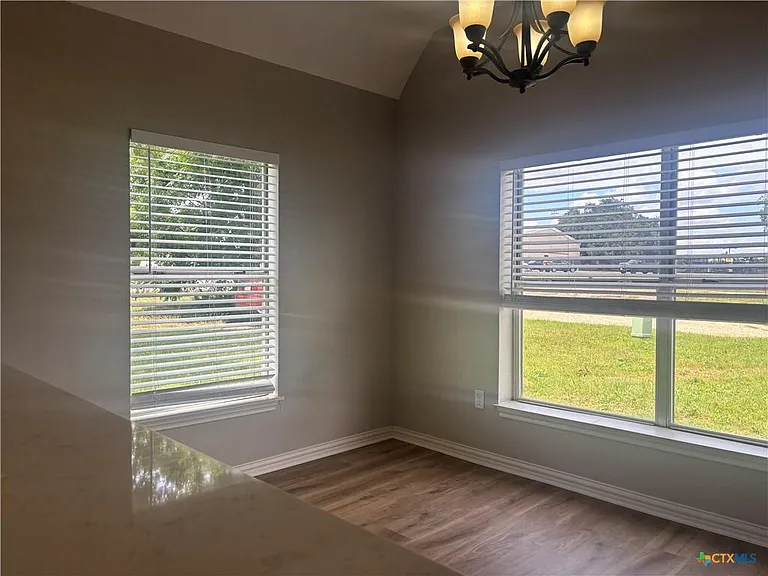 1333 Main St — Photo 5
